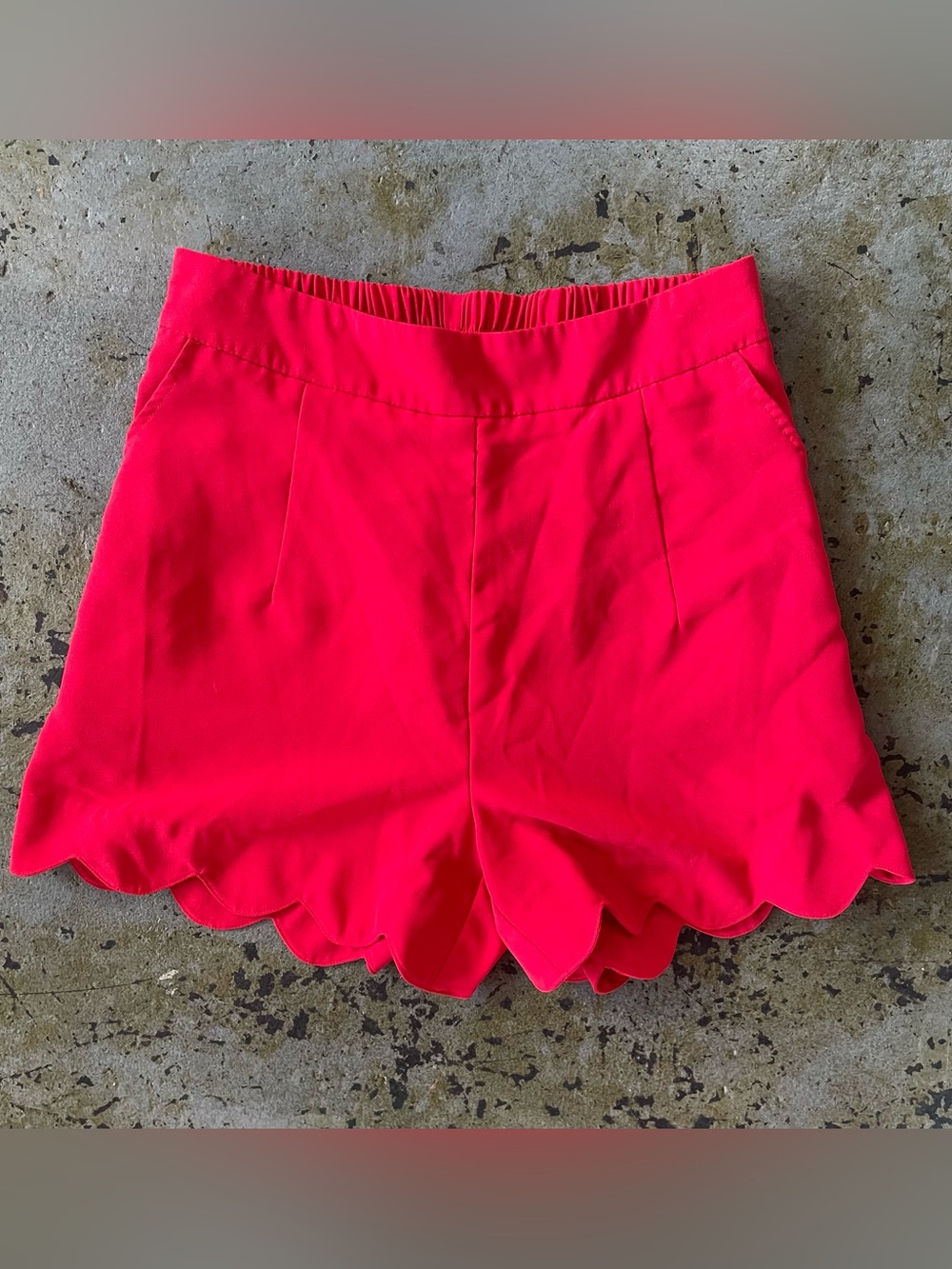 Jodifl Vibrant Red Scalloped Hem Shorts with Elastic Waist in Back Size Small